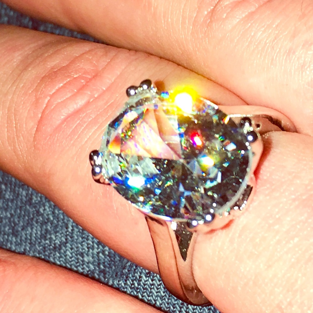 Truly Stunning Regal Bling Ring